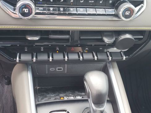 Used 2024 Chevrolet Colorado ZR2 w/ ZR2 Convenience Package III image 26