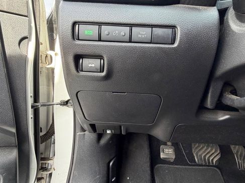 Used 2020 Nissan Sentra SR image 27