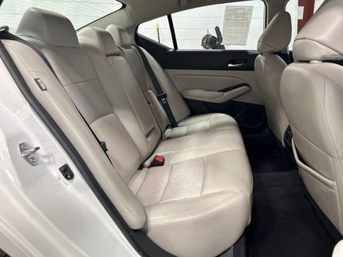Used 2024 Nissan Altima 2.5 SL FWD image 18
