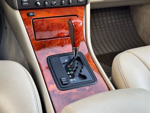 Used 2000 Lexus LS 400 RWD image 29