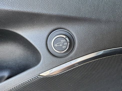 Used 2022 Buick Enclave Premium image 18