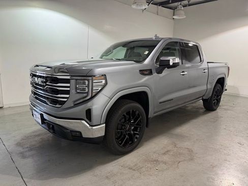 New 2026 GMC Sierra 1500 SLT image 3