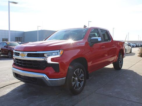 Used 2023 Chevrolet Silverado 1500 LT image 3