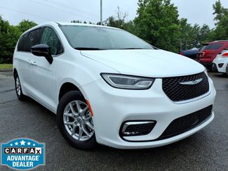 Used 2024 Chrysler Pacifica Touring-L FWD video 1