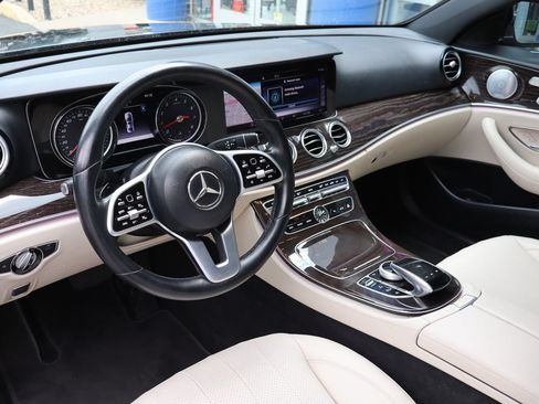 Used 2019 Mercedes-Benz E 450 4MATIC Sedan w/ Premium Package image 9