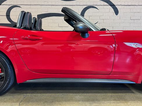 Used 2017 FIAT 124 Spider Abarth image 23