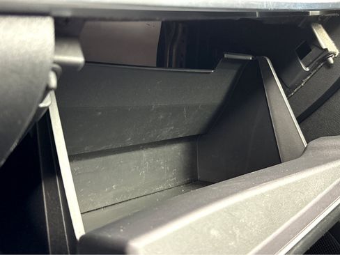 Used 2023 Nissan Rogue SV image 18