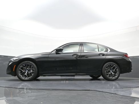 New 2025 BMW 330i xDrive Sedan w/ Convenience Package AWD/4WD image 24