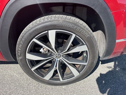 Used 2024 Volkswagen Atlas SEL Premium R-Line image 11