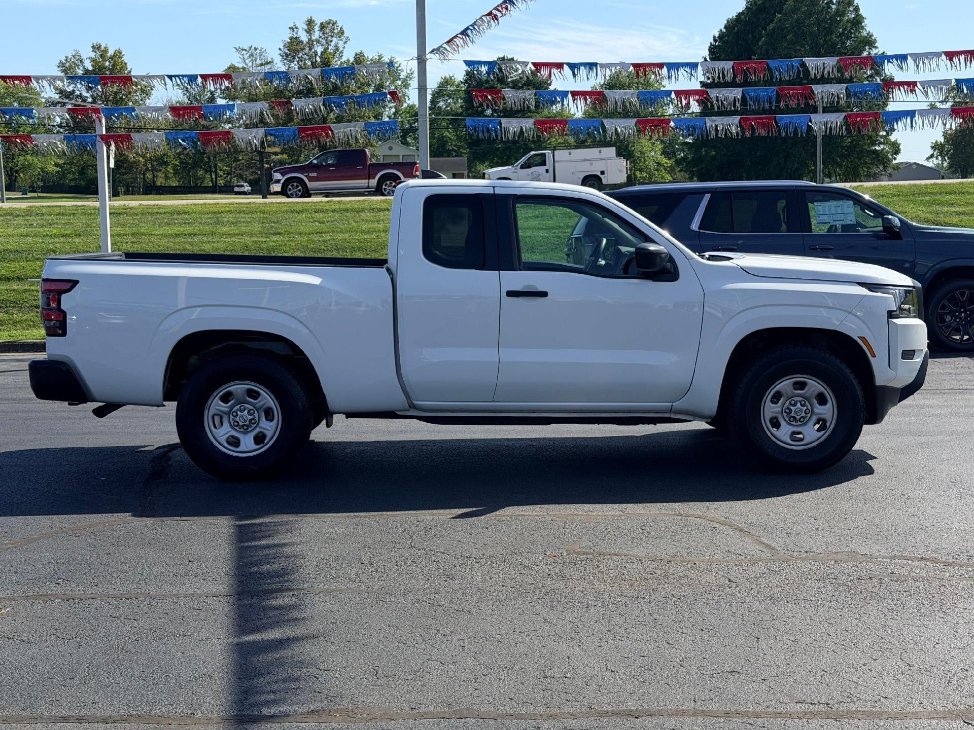 Used 2024 Nissan Frontier S w/ S Utility Package RWD image 4