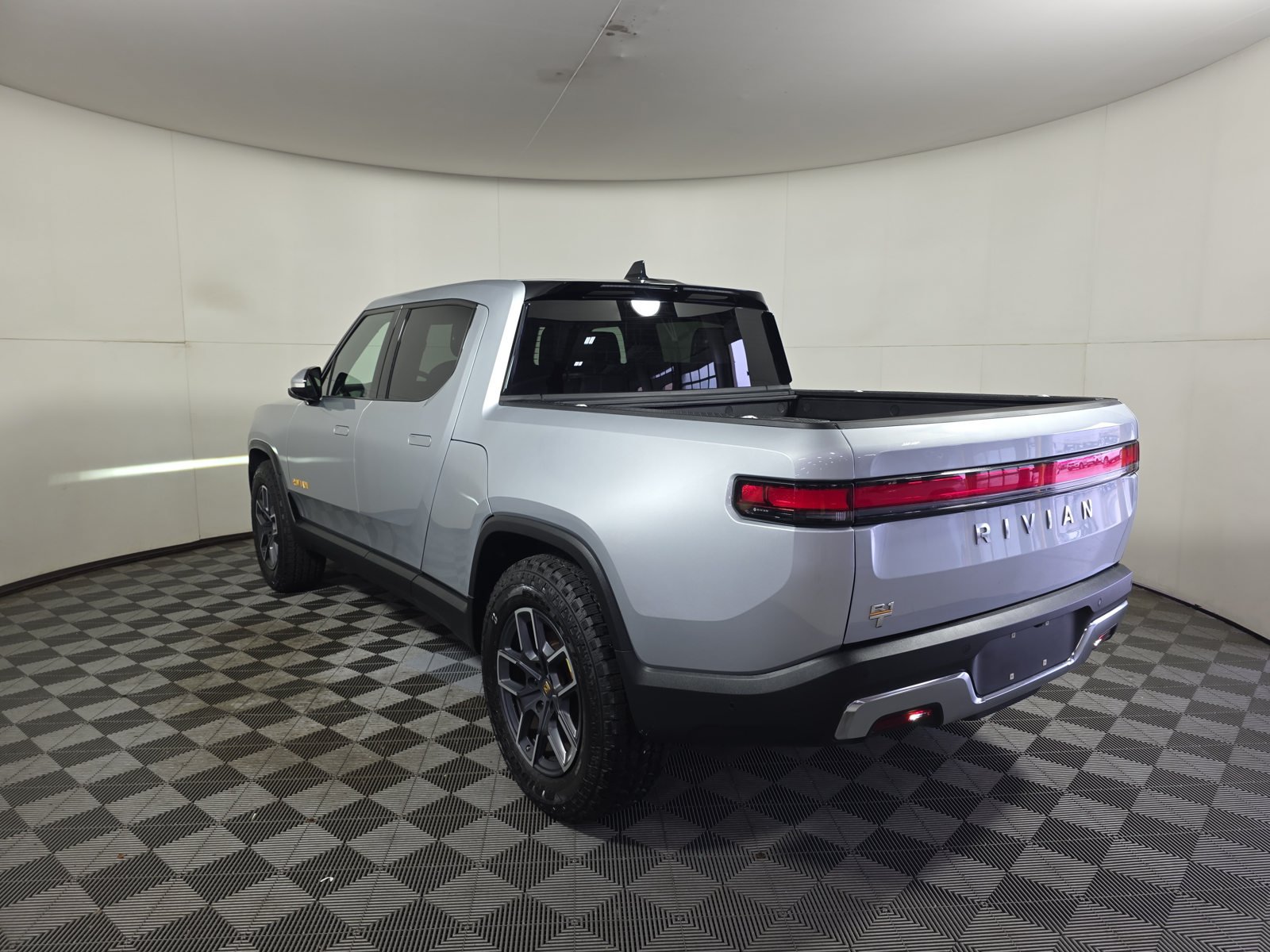 Used 2023 Rivian R1T Adventure Quad AWD/4WD image 3