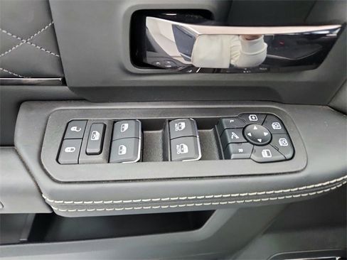 New 2025 RAM 2500 Limited image 33