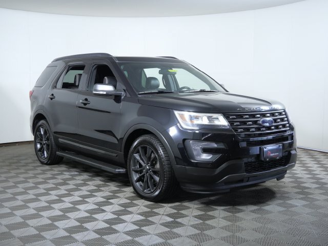 Certified 2017 Ford Explorer XLT w/ Equipment Group 202A AWD/4WD image 1