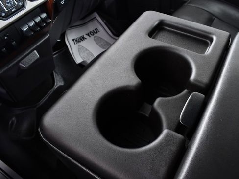 Used 2015 Ford F250 Lariat w/ Chrome Package image 31