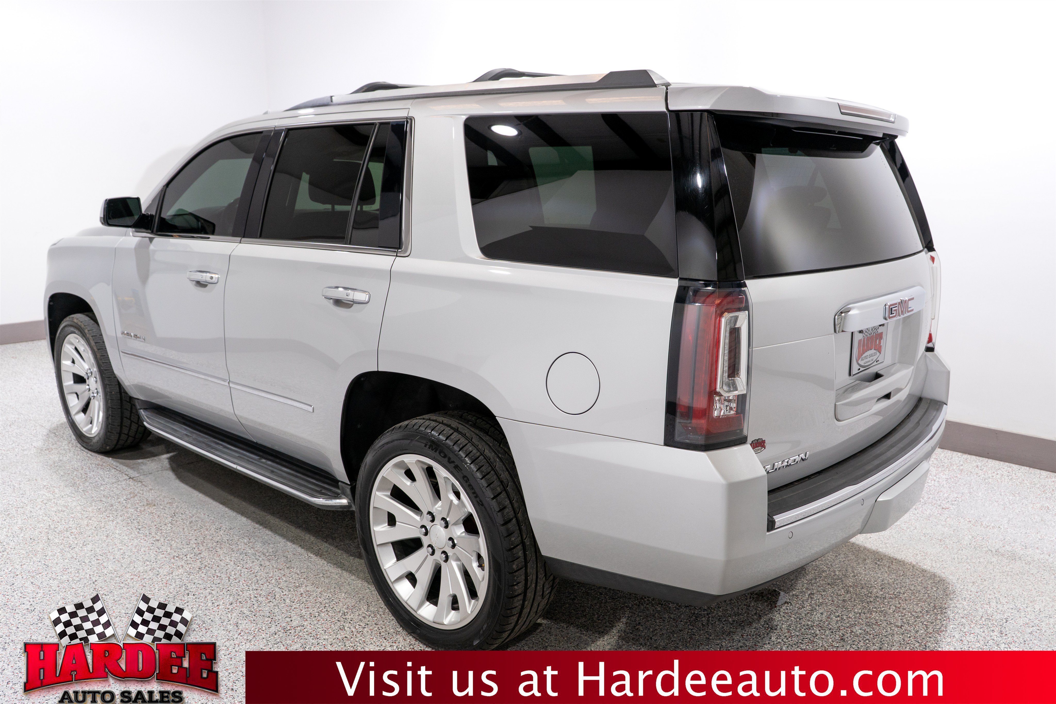 Used 2018 GMC Yukon Denali AWD/4WD image 3