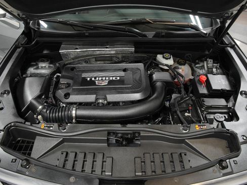 Used 2025 Cadillac XT4 Premium Luxury image 43