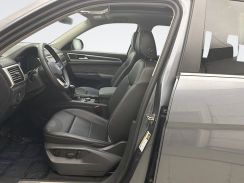 Used 2023 Volkswagen Atlas SE image 11