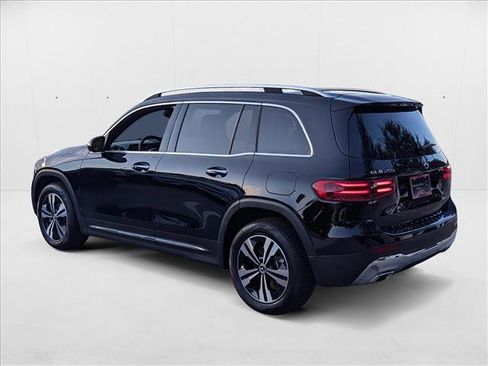 New 2025 Mercedes-Benz GLB 250 image 8