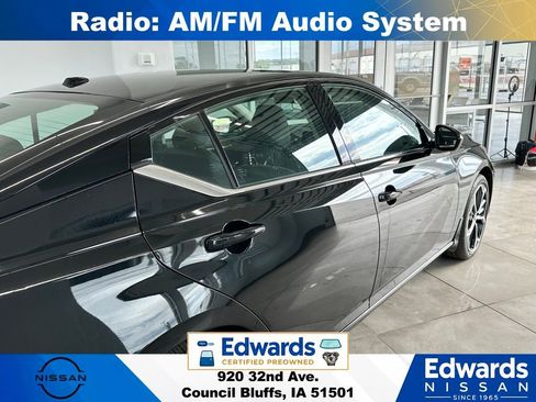 Used 2024 Nissan Altima 2.5 SR FWD image 6