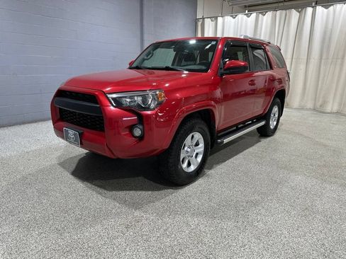 Used 2016 Toyota 4Runner SR5 AWD/4WD image 4