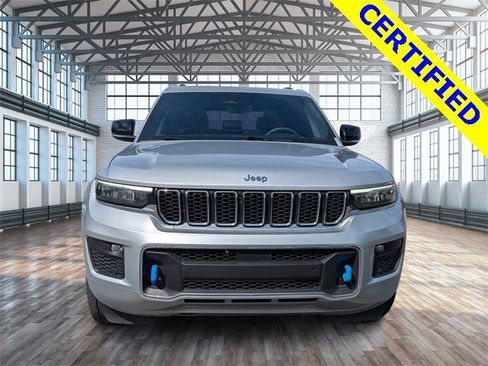 Used 2022 Jeep Grand Cherokee Overland w/ Luxury Tech Group IV image 9