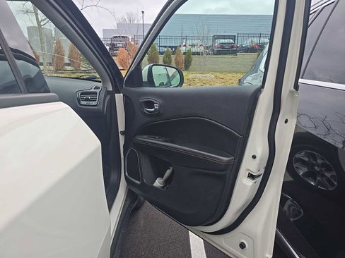 Used 2020 Jeep Compass Limited image 12