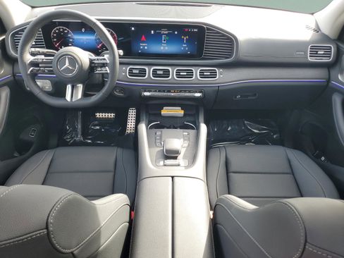 New 2026 Mercedes-Benz GLS 450 4MATIC image 10