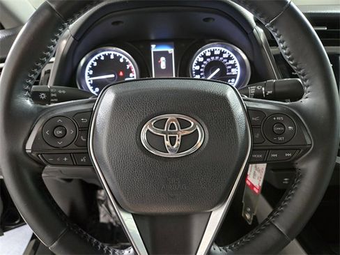 Used 2018 Toyota Camry SE image 31