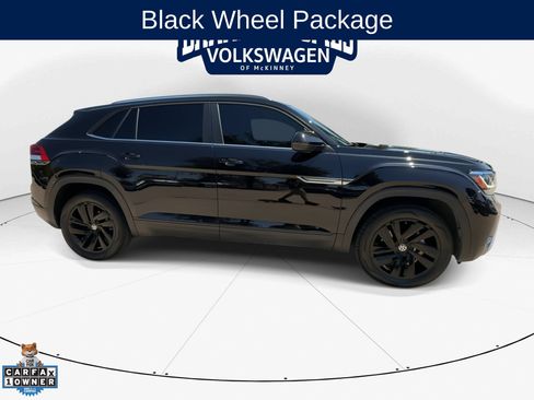 Used 2023 Volkswagen Atlas Cross Sport SE FWD image 2