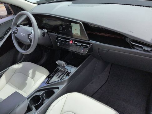 New 2026 Kia Niro EX FWD image 30