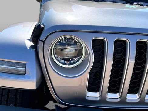 Used 2021 Jeep Wrangler Unlimited Sahara w/ Cold Weather Group AWD/4WD image 25