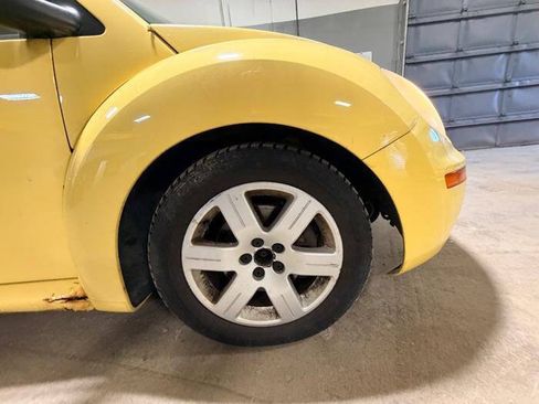 Used 2007 Volkswagen Beetle Coupe FWD image 18