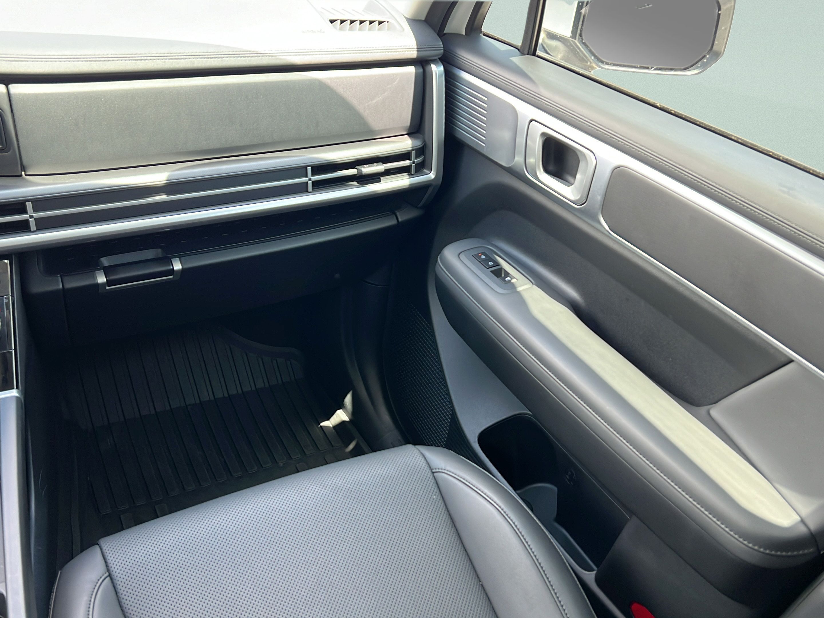 Certified 2025 Hyundai Santa Fe SEL FWD image 13