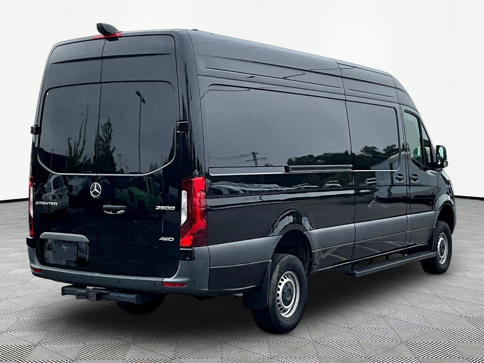 Used 2025 Mercedes-Benz Sprinter 2500 image 6