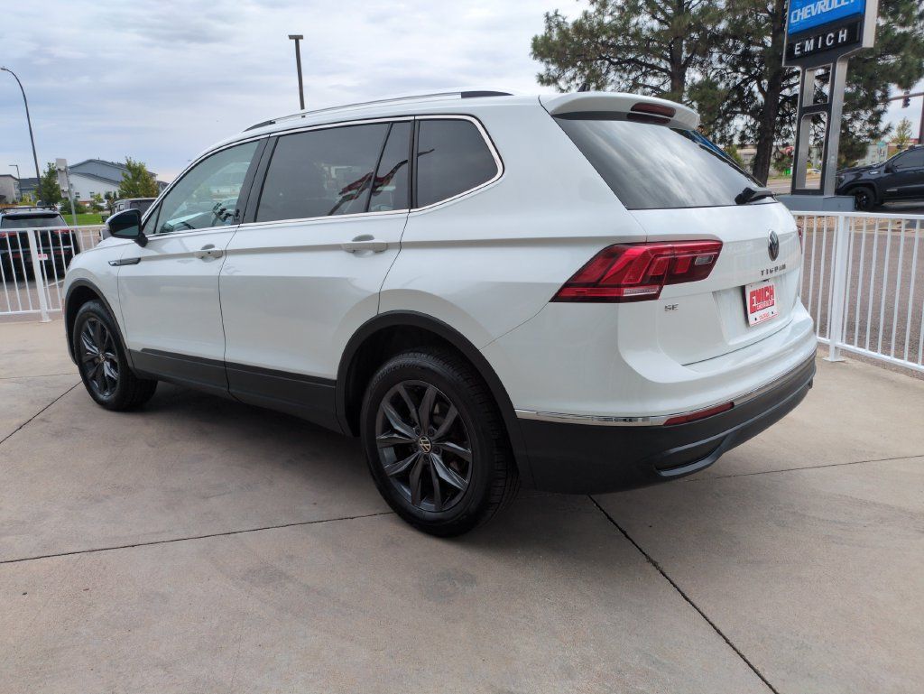 Used 2023 Volkswagen Tiguan SE FWD image 3