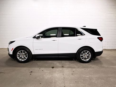 Used 2023 Chevrolet Equinox LT image 2