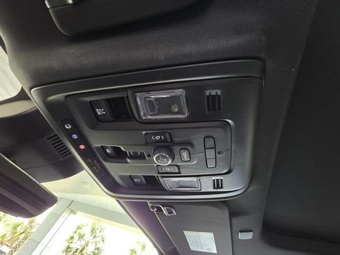 Used 2024 Chevrolet Tahoe High Country w/ Advanced Technology Package image 44