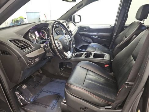 Used 2020 Dodge Grand Caravan GT FWD image 13