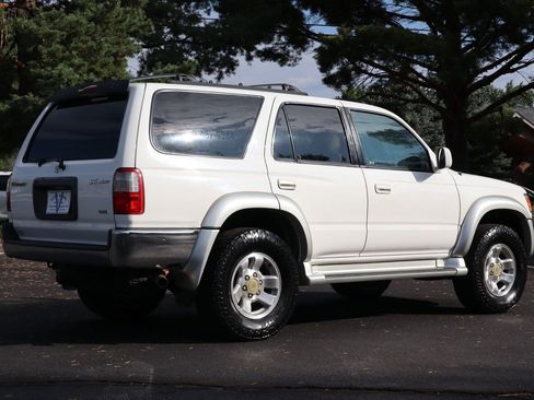 Used 2000 Toyota 4Runner SR5 image 5
