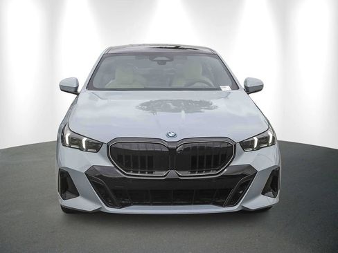 New 2027 BMW 550e xDrive w/ Premium Package AWD/4WD image 2