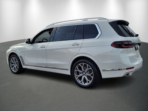 New 2026 BMW X7 xDrive40i w/ Premium Package image 5