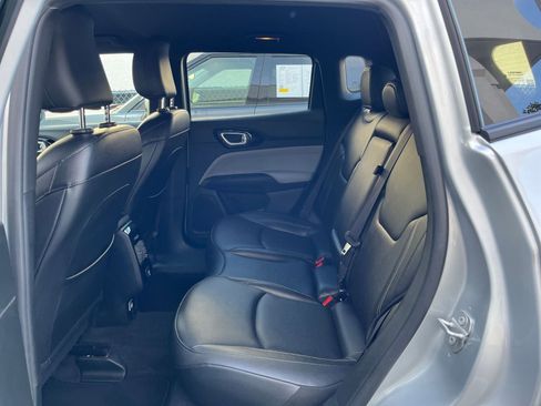 Used 2025 Jeep Compass Limited image 25