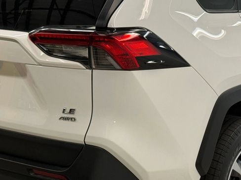 Used 2019 Toyota RAV4 LE w/ Carpet Mat Package AWD/4WD image 10