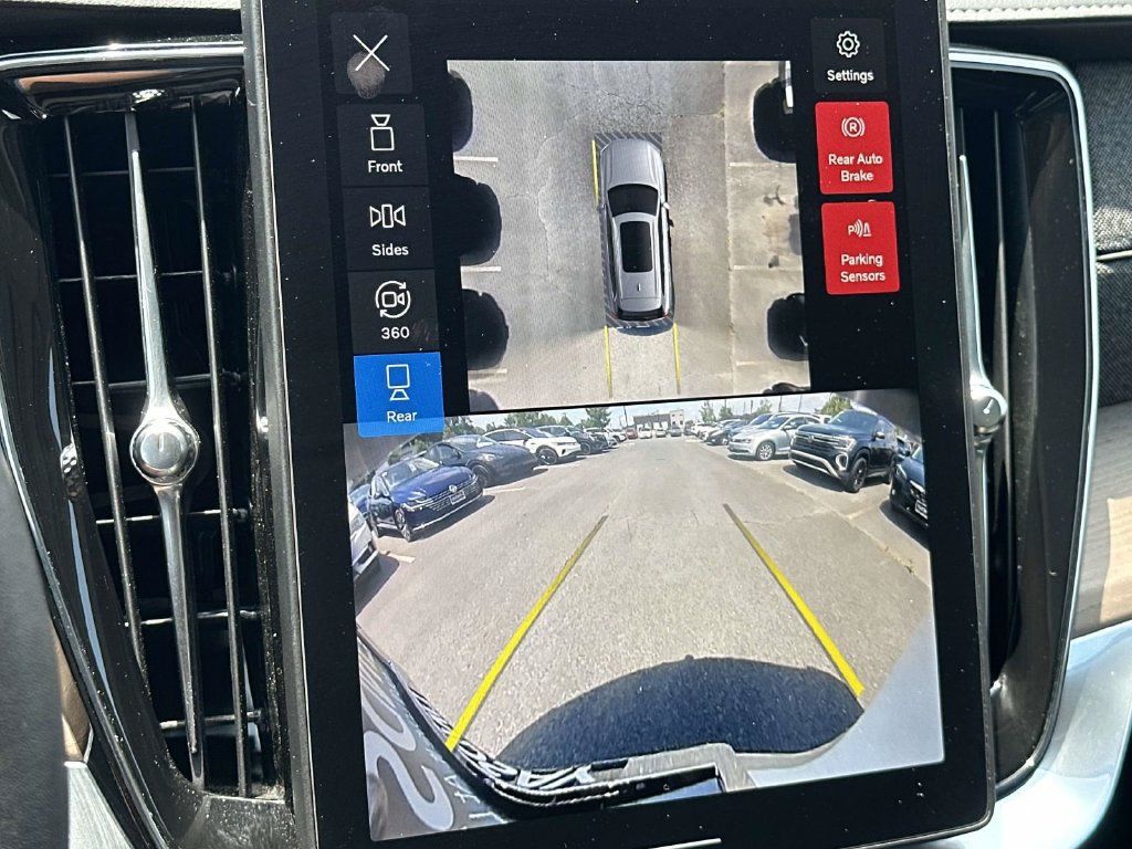 Used 2025 Volvo XC90 B6 Plus AWD/4WD image 18