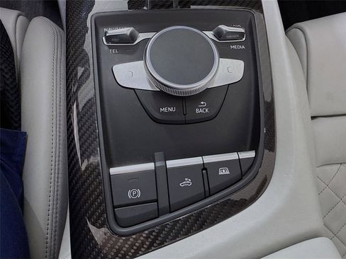 Used 2021 Audi R8 V10 w/ Premium Package image 21