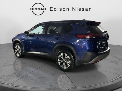 Used 2023 Nissan Rogue SV image 5