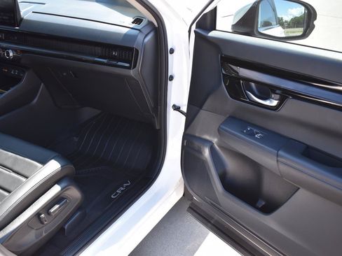 Used 2025 Honda CR-V EX-L image 16