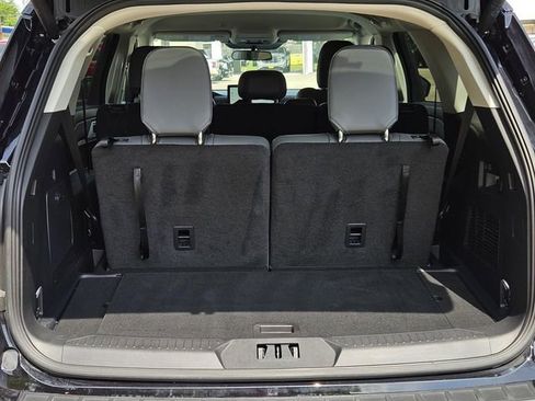 Used 2025 Ford Explorer Active w/ Active Comfort Package image 8