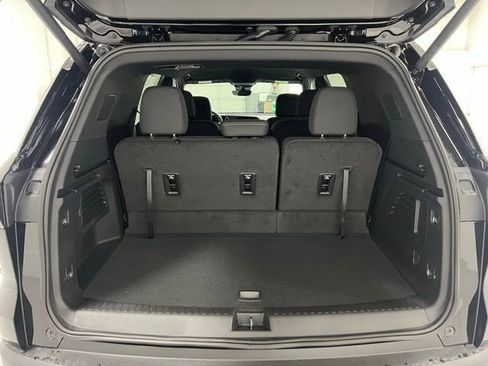 New 2026 Chevrolet Traverse LT AWD/4WD image 17