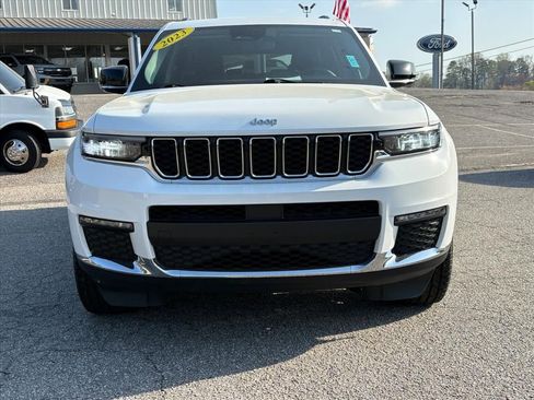 Used 2023 Jeep Grand Cherokee L Limited AWD/4WD image 2